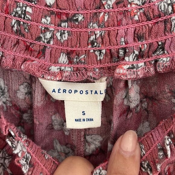 Aeropostale Floral Romper Size Small. Dusty Rose - Picture 5 of 7